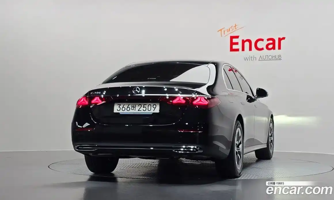 Mercedes-Benz E-Class 2025 2.0 гидро, фото 4