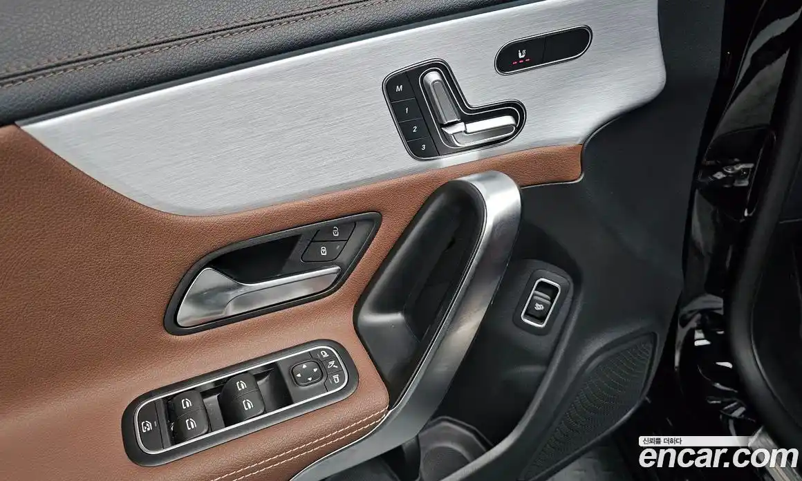 Mercedes-Benz CLA-Class 2021 2.0 гидро, фото 24