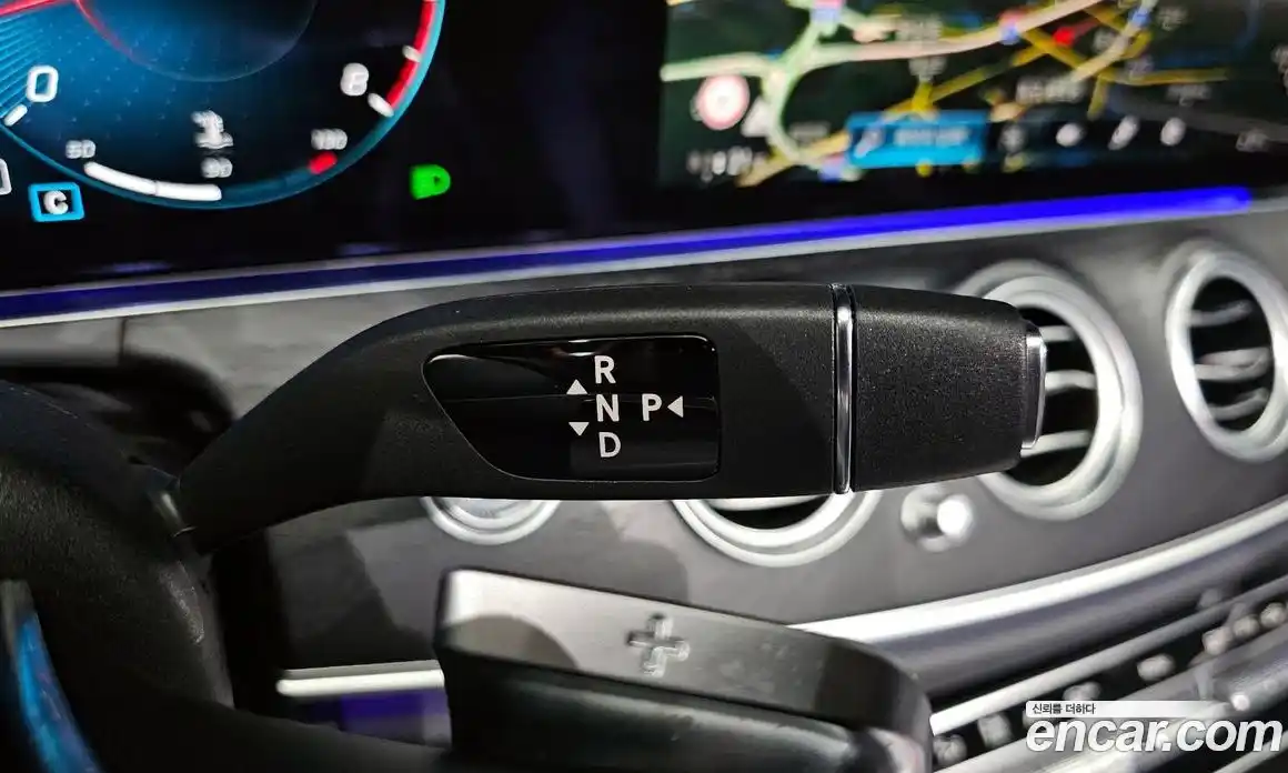 Mercedes-Benz E-Class 2023 2.0 гидро, фото 11