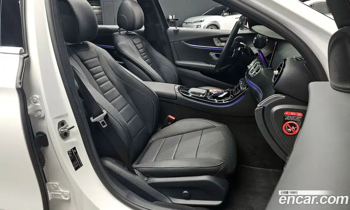Mercedes-Benz E-Class 2023 2.0 гидро, фото 15