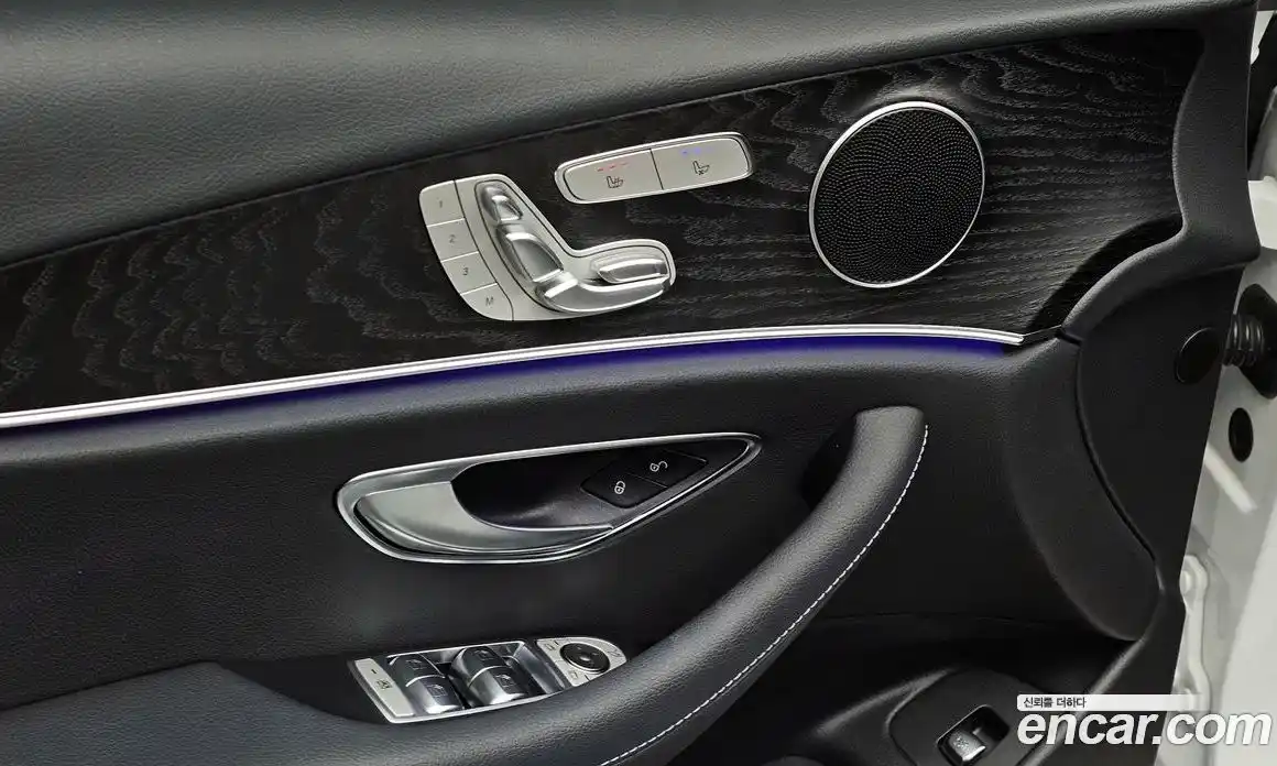 Mercedes-Benz E-Class 2023 2.0 гидро, фото 27