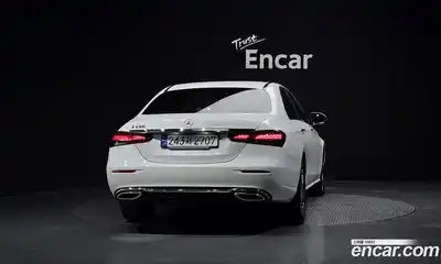 Mercedes-Benz E-Class 2023 2.0 гидро, миниатюра 3