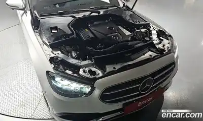 Mercedes-Benz E-Class 2023 2.0 гидро, миниатюра 5