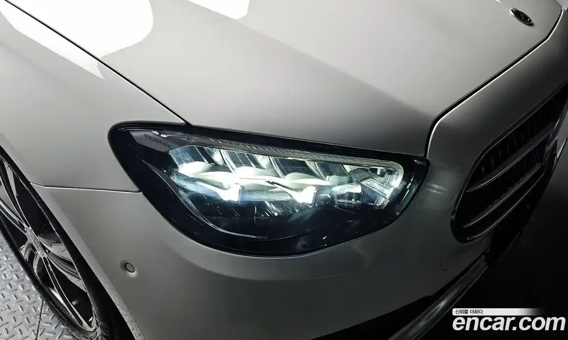 Mercedes-Benz E-Class 2023 2.0 гидро, фото 7