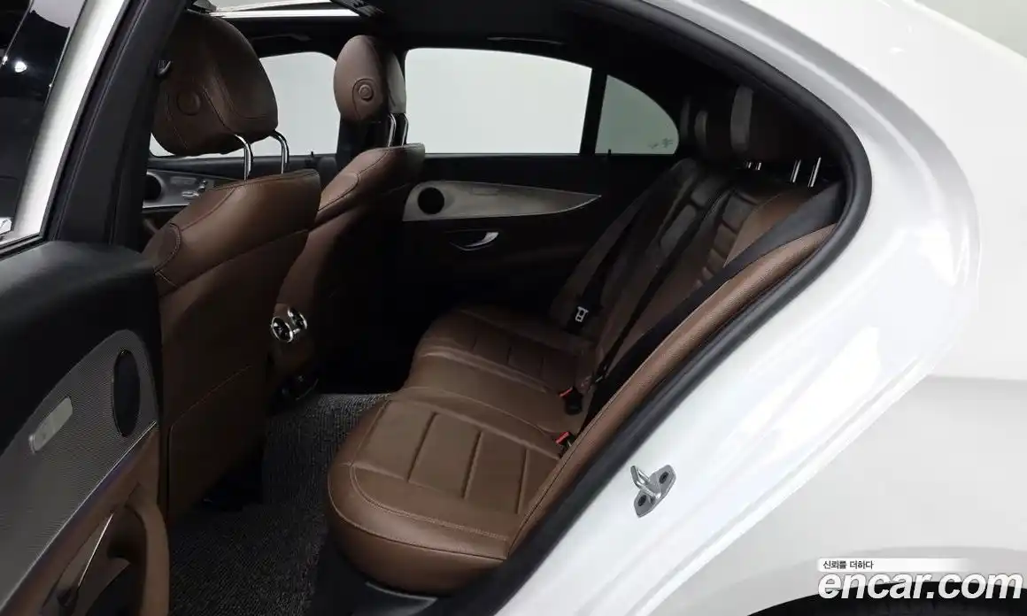 Mercedes-Benz E-Class 2018 2.0 гидро, фото 12