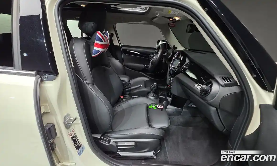 Mini Cooper 2022 1.5 автомат (гидро), фото 16