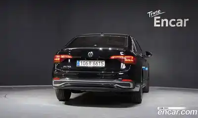 Volkswagen Jetta 2023 1.5 автомат (гидро), миниатюра 4