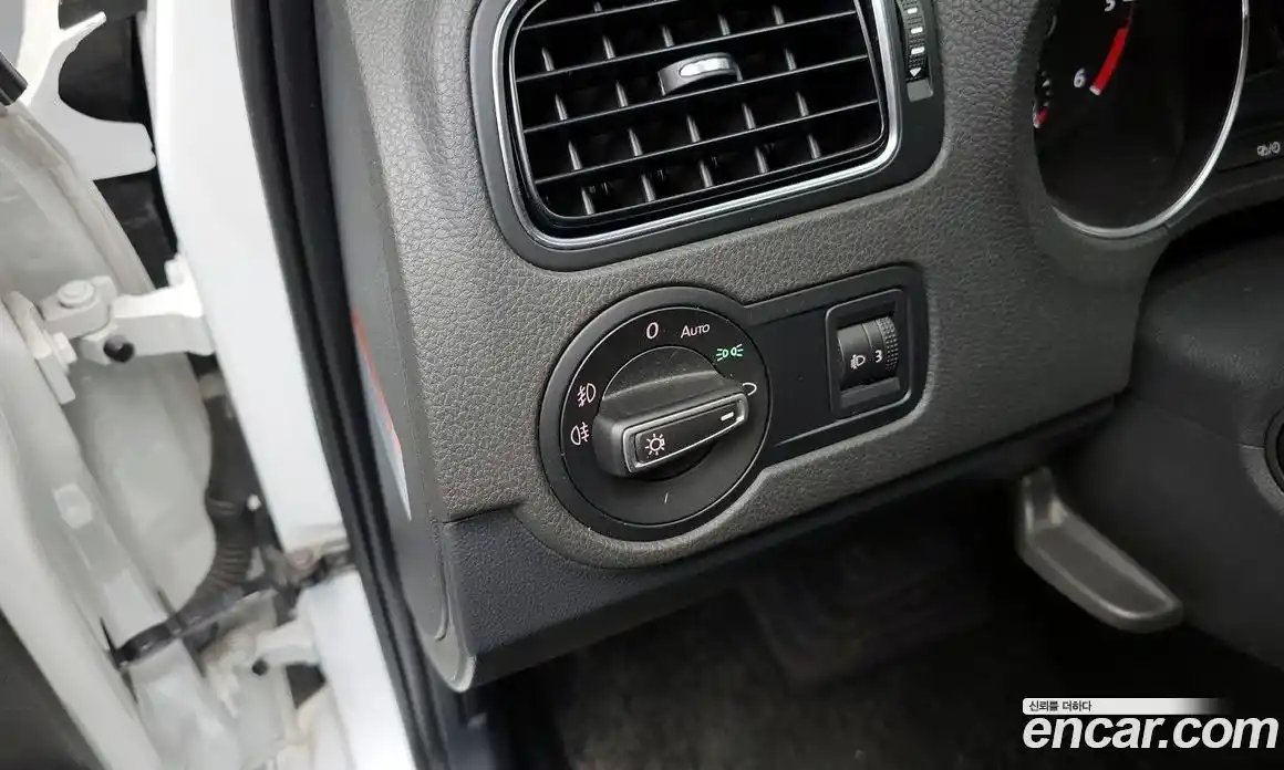 Volkswagen Polo 2015 1.4 автомат (гидро), фото 18
