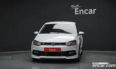 Volkswagen Polo 2015 1.4 автомат (гидро), миниатюра 3
