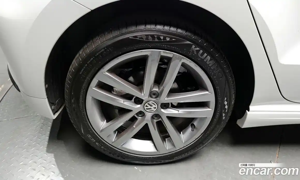 Volkswagen Polo 2015 1.4 автомат (гидро), фото 5