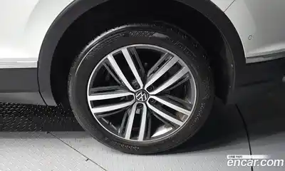 Volkswagen Tiguan 2021 2.0 автомат (гидро), миниатюра 5