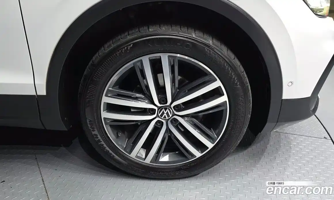 Volkswagen Tiguan 2021 2.0 автомат (гидро), фото 7