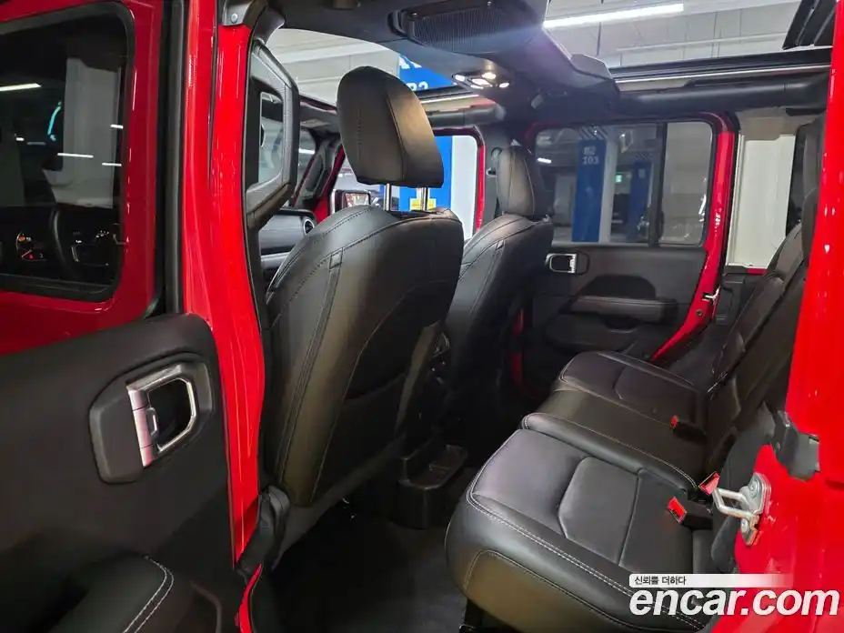 Jeep Wrangler 2023 2.0 автомат (гидро), фото 16