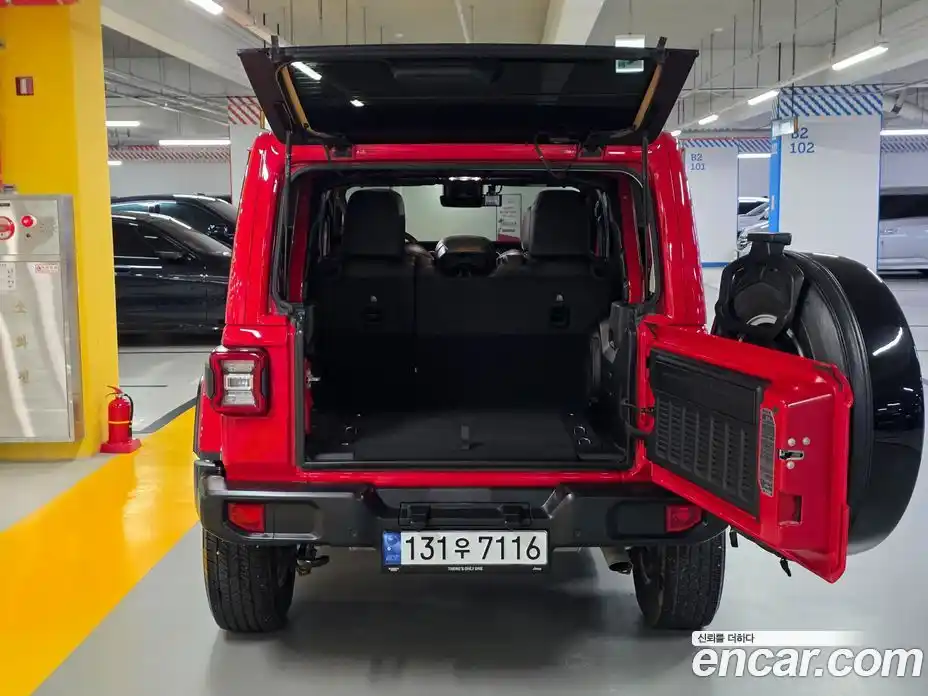 Jeep Wrangler 2023 2.0 автомат (гидро), фото 17