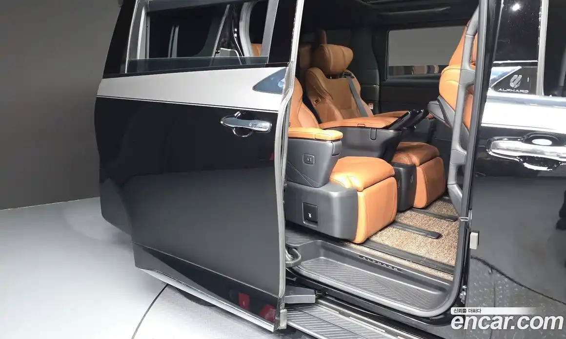 Toyota Alphard 2025 2.5 гидро, фото 18