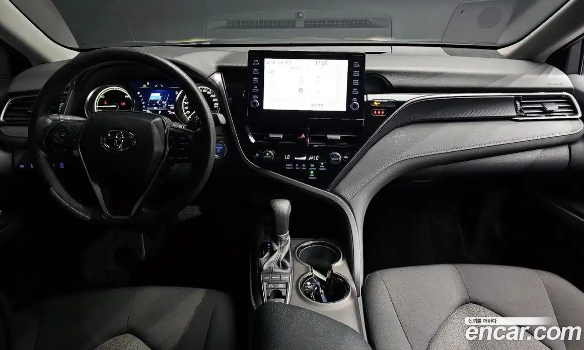 Toyota Camry 2023 2.5 гидро, фото 7