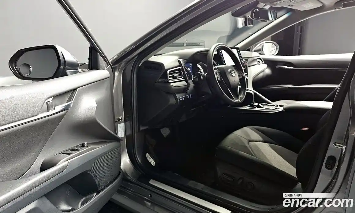 Toyota Camry 2023 2.5 гидро, фото 10
