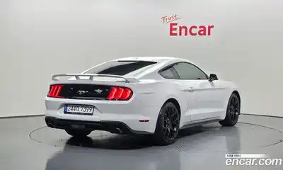 Ford Mustang 2019 2.3 автомат (гидро), миниатюра 2