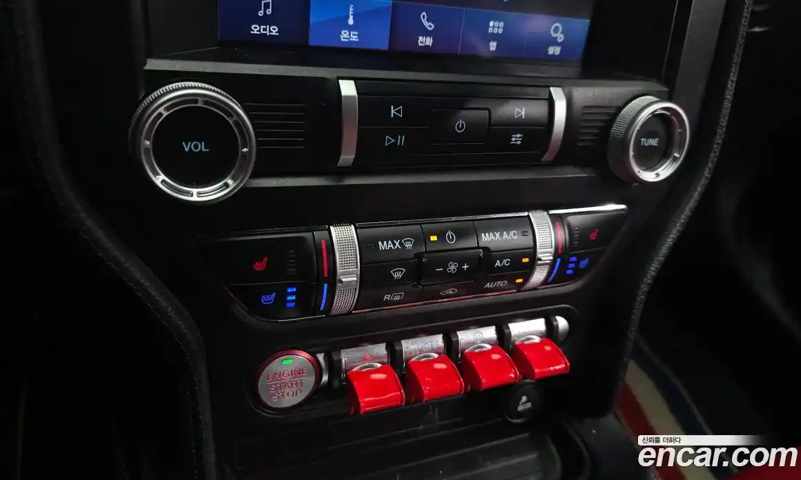 Ford Mustang 2019 2.3 автомат (гидро), фото 24