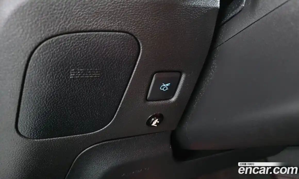 Ford Mustang 2019 2.3 автомат (гидро), фото 32