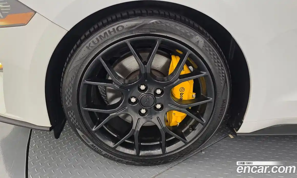 Ford Mustang 2019 2.3 автомат (гидро), фото 5