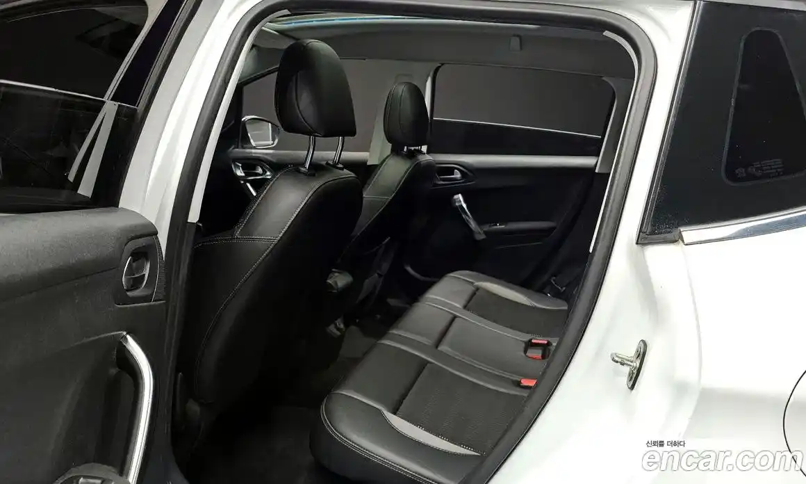 Peugeot 2008 2015 1.6 автомат (гидро), фото 12