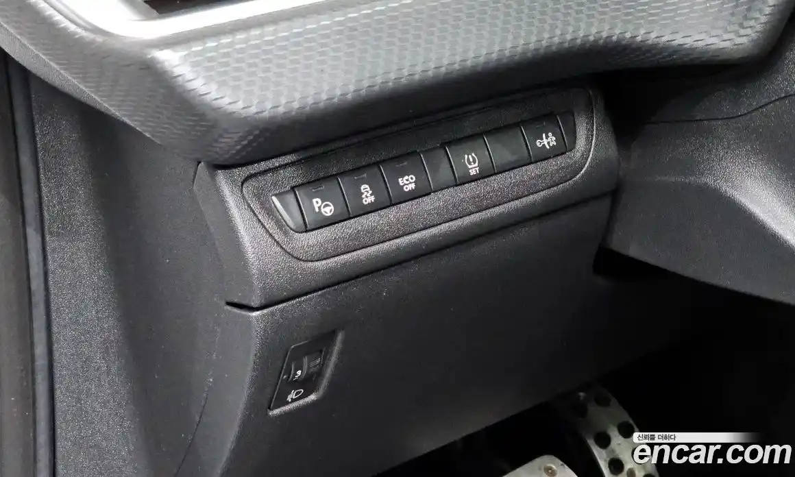 Peugeot 2008 2015 1.6 автомат (гидро), фото 14