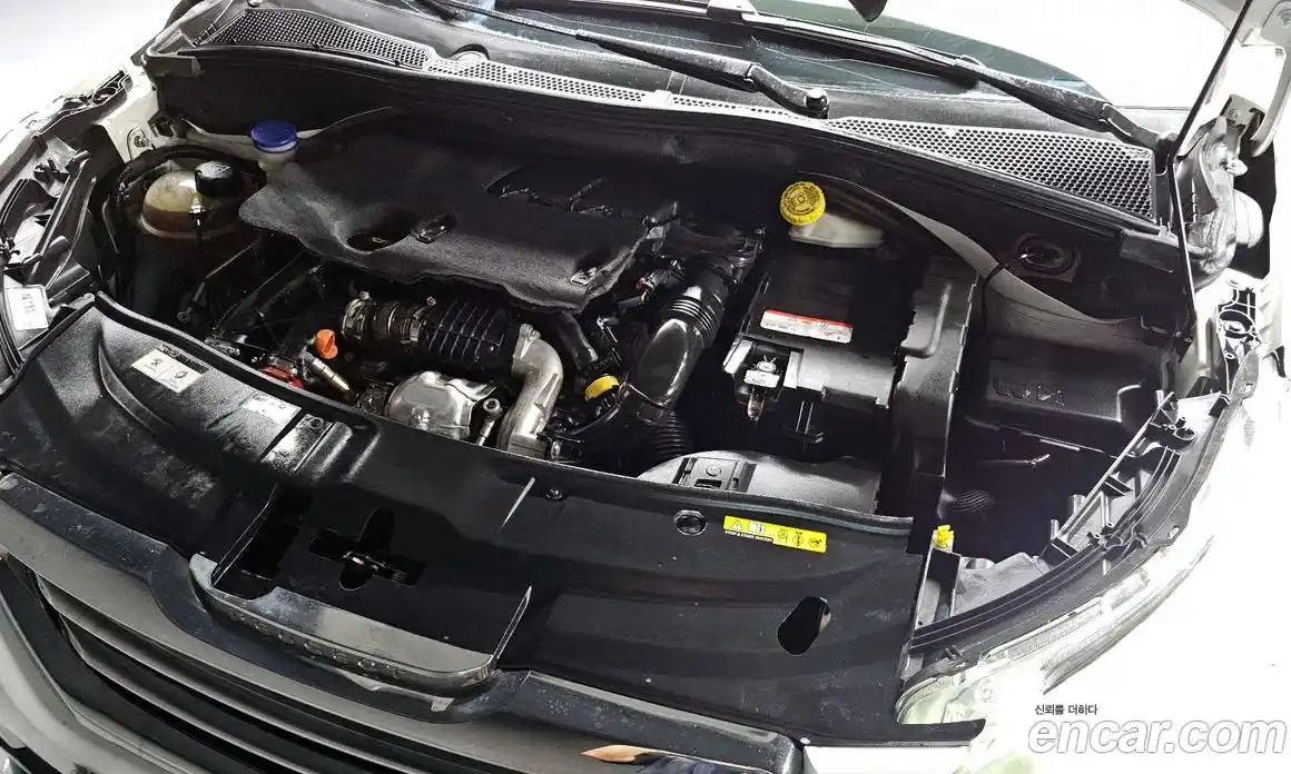 Peugeot 2008 2015 1.6 автомат (гидро), фото 6