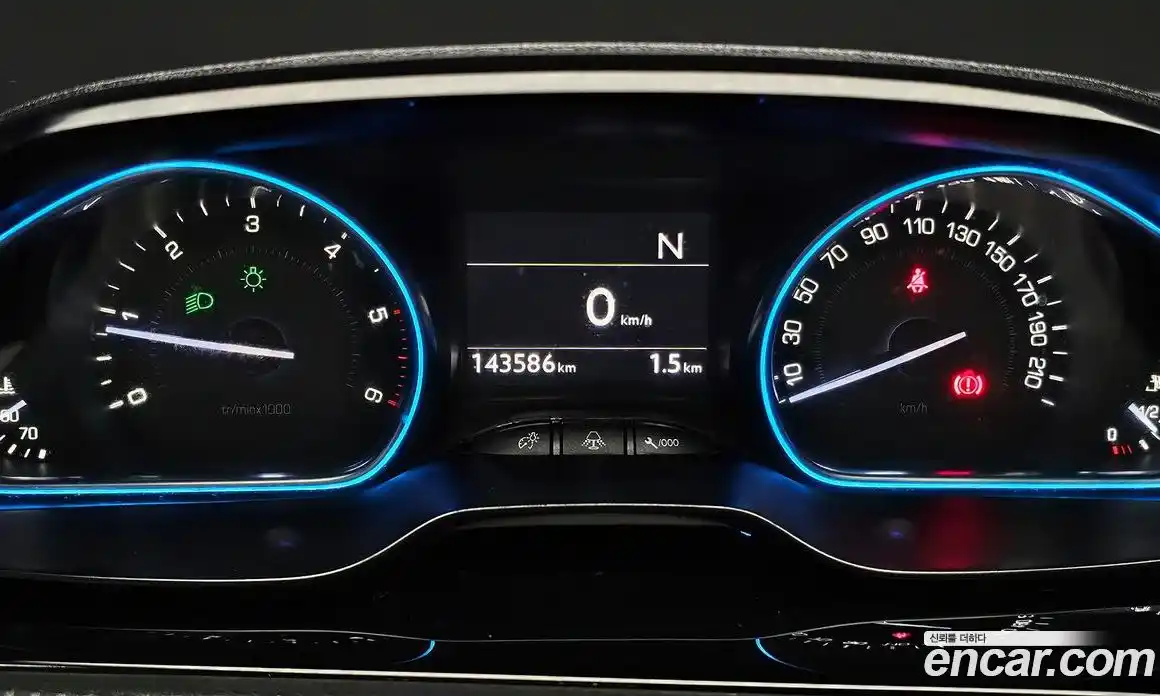 Peugeot 2008 2015 1.6 автомат (гидро), фото 8