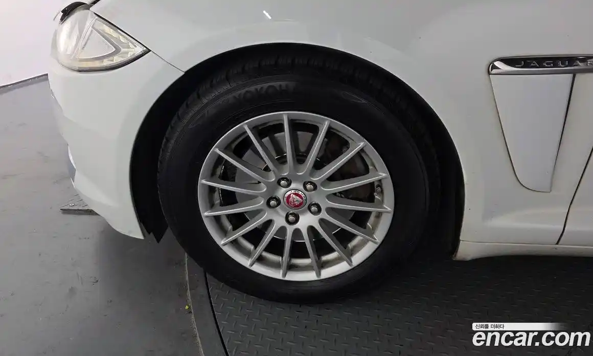 Jaguar XF 2015 2.2 гидро, фото 5