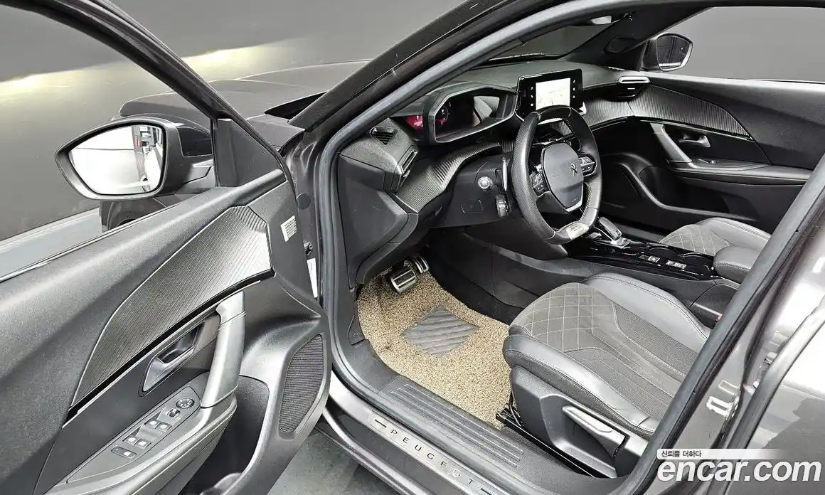 Peugeot 2008 2020 1.5 автомат (гидро), фото 12