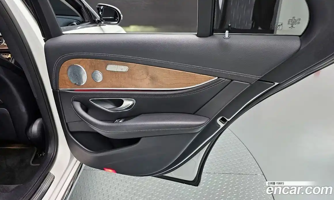 Mercedes-Benz E-Class 2018 2.0 автомат (гидро), фото 15