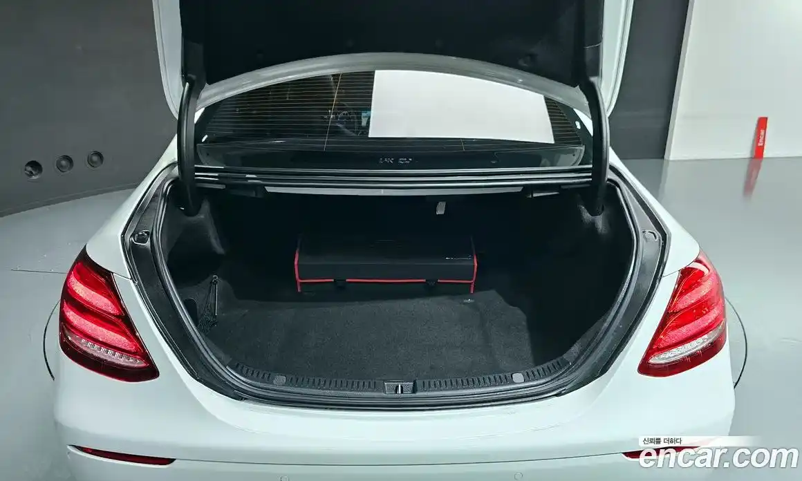 Mercedes-Benz E-Class 2018 2.0 автомат (гидро), фото 29