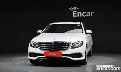 Mercedes-Benz E-Class 2018 2.0 автомат (гидро), миниатюра 3