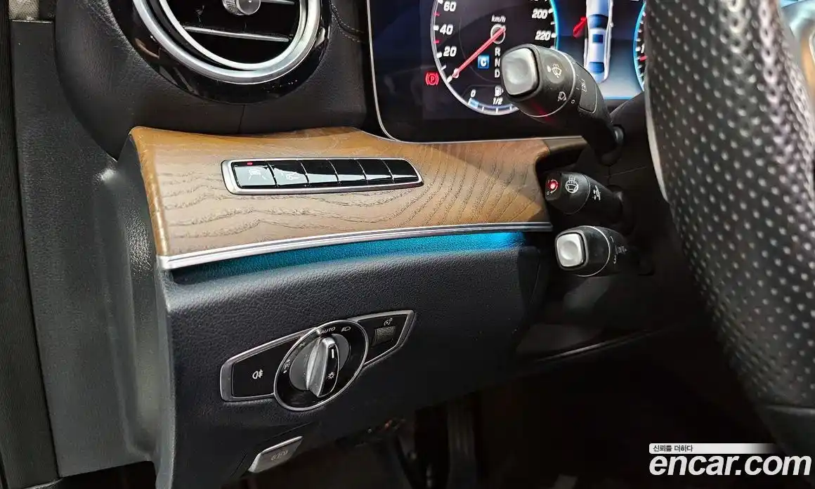 Mercedes-Benz E-Class 2018 2.0 автомат (гидро), фото 34