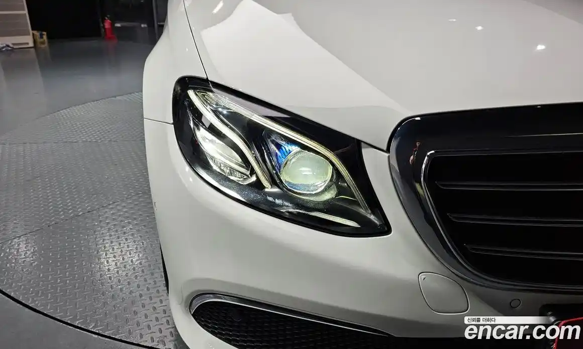 Mercedes-Benz E-Class 2018 2.0 автомат (гидро), фото 8