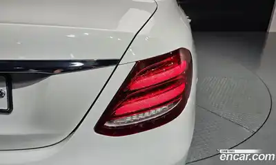 Mercedes-Benz E-Class 2018 2.0 автомат (гидро), миниатюра 9