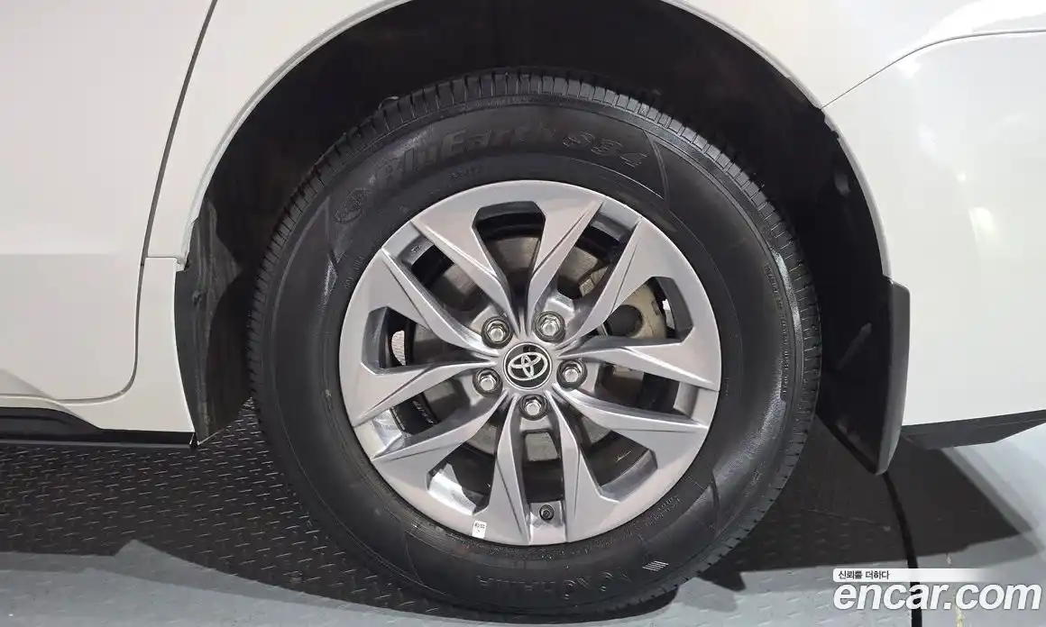 Toyota Sienna 2024 2.5 гидро, фото 7