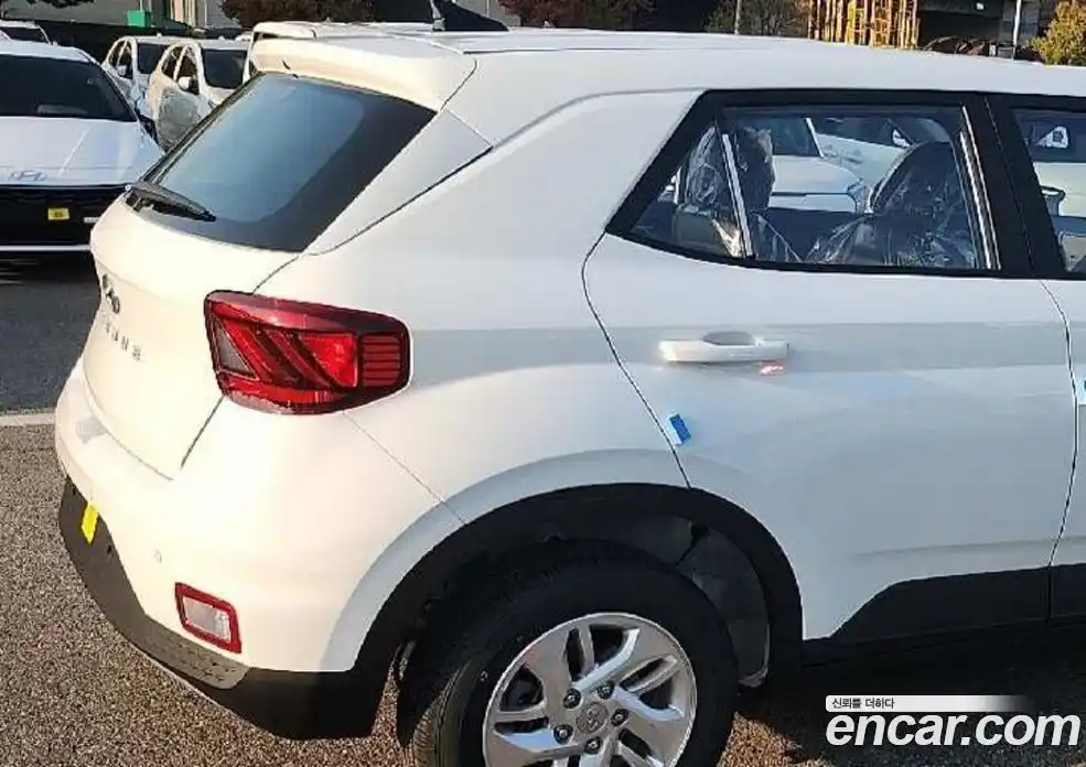 Hyundai Venue 2025 1.6 автомат (гидро), фото 11