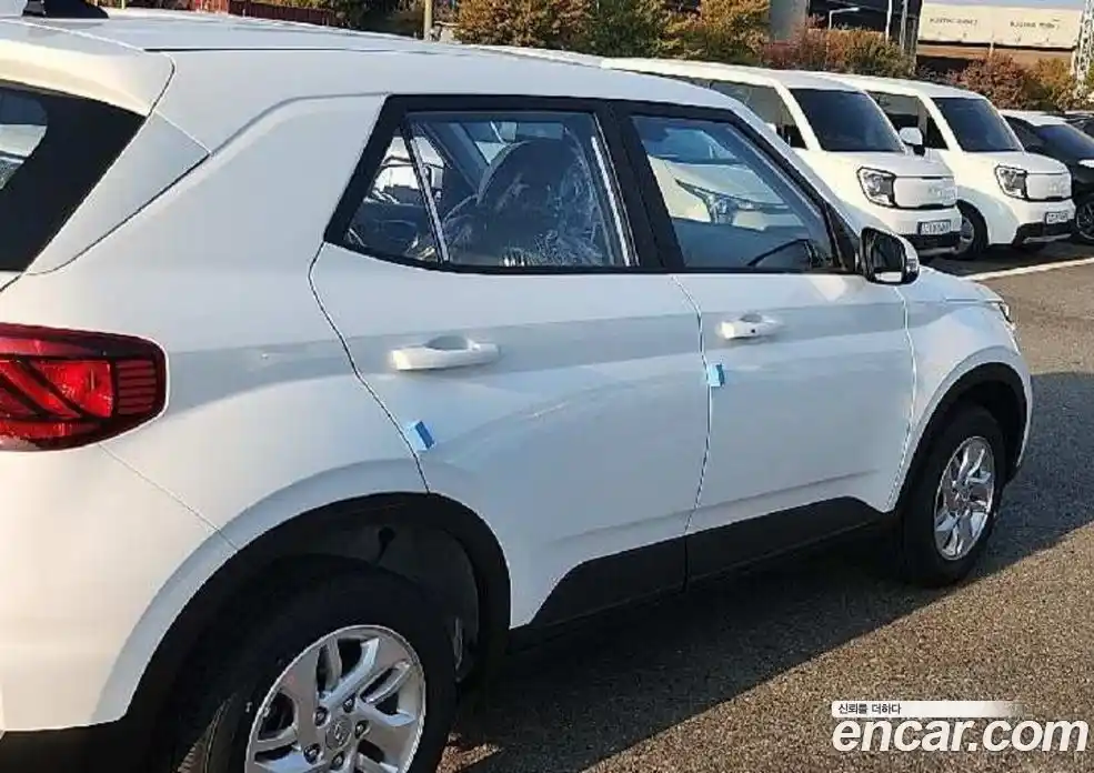 Hyundai Venue 2025 1.6 автомат (гидро), фото 6