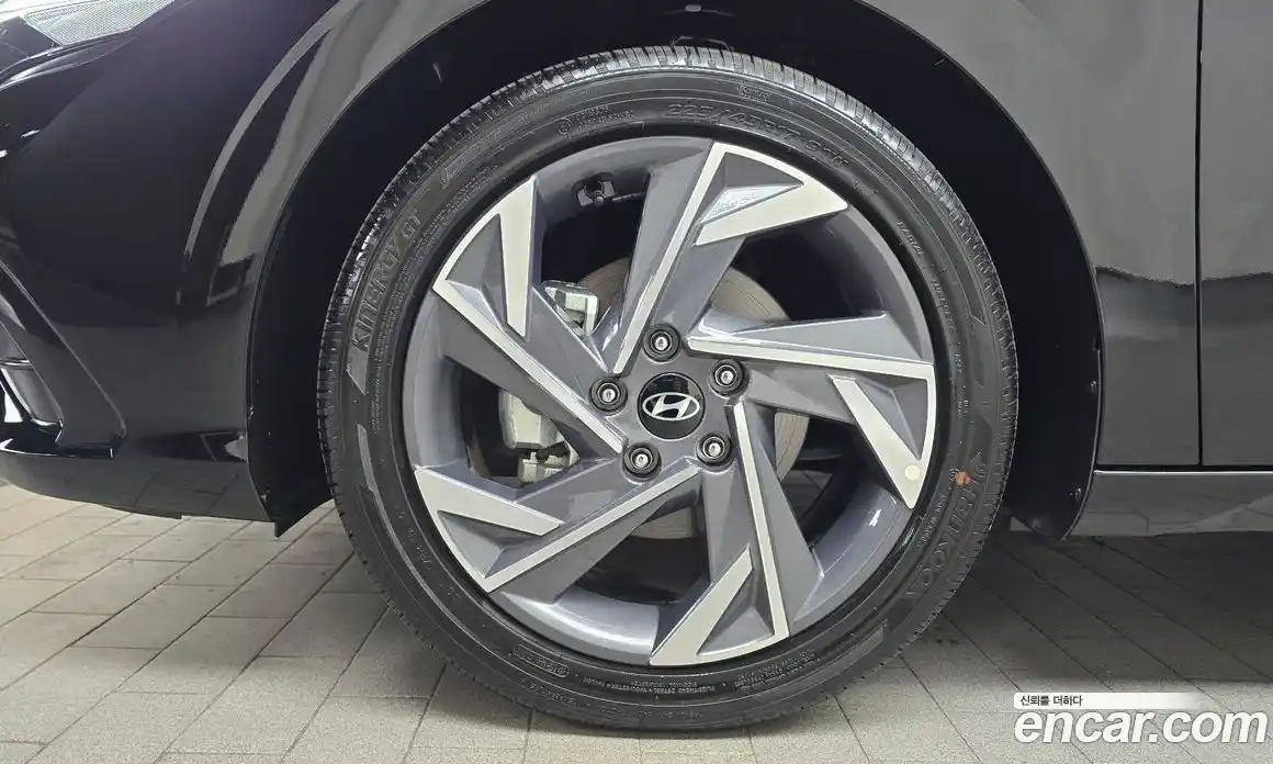 Hyundai Avante 2025 1.6 автомат (гидро), фото 5