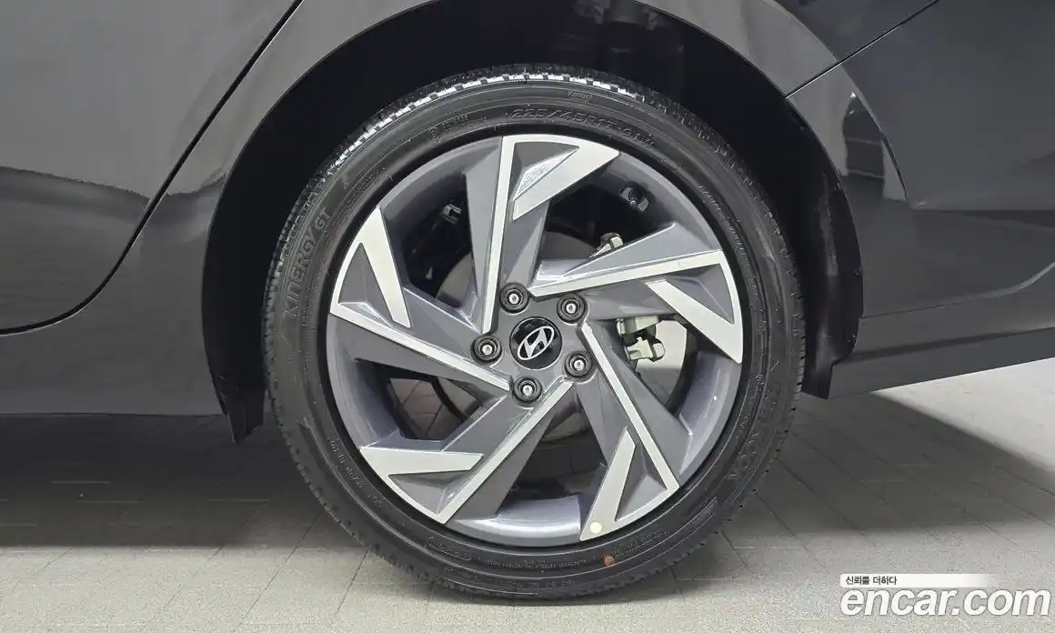 Hyundai Avante 2025 1.6 автомат (гидро), фото 7