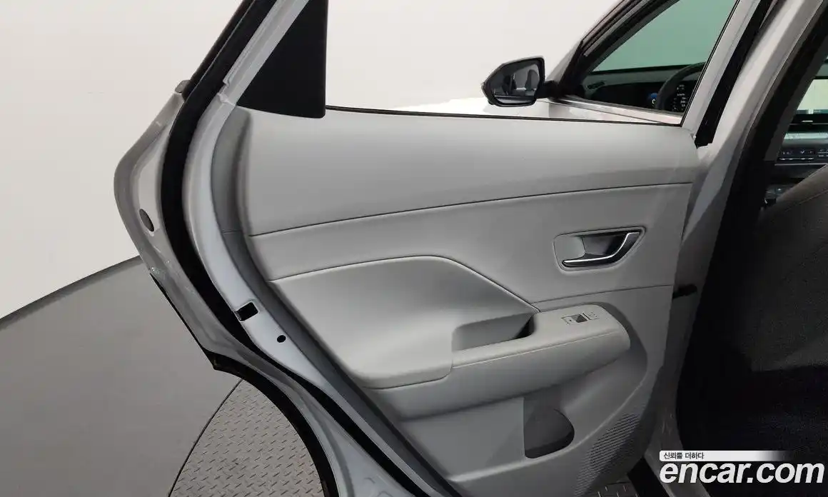 Hyundai Kona 2024 1.6 автомат (гидро), фото 15