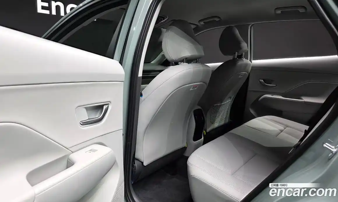 Hyundai Kona 2025 1.6 автомат (гидро), фото 17
