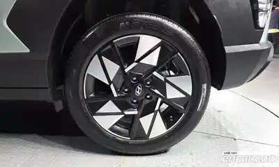 Hyundai Kona 2025 1.6 автомат (гидро), миниатюра 7