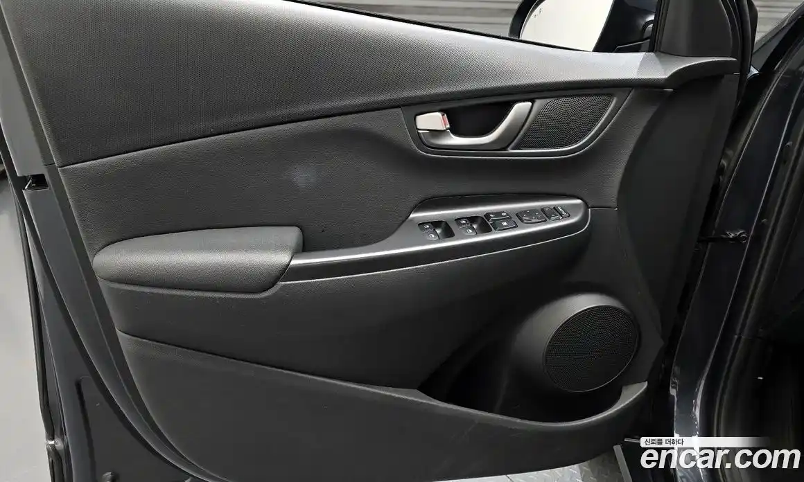Hyundai Kona 2019 1.6 автомат (гидро), фото 14