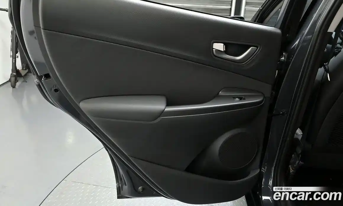 Hyundai Kona 2019 1.6 автомат (гидро), фото 15
