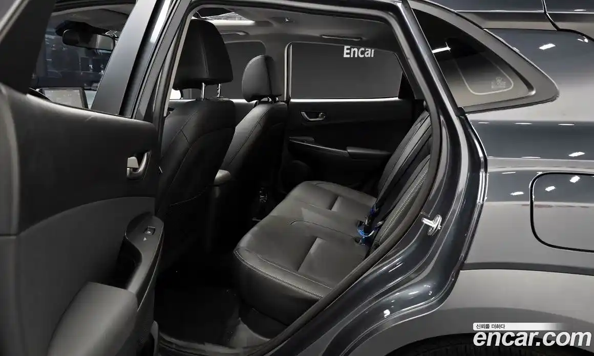 Hyundai Kona 2019 1.6 автомат (гидро), фото 18