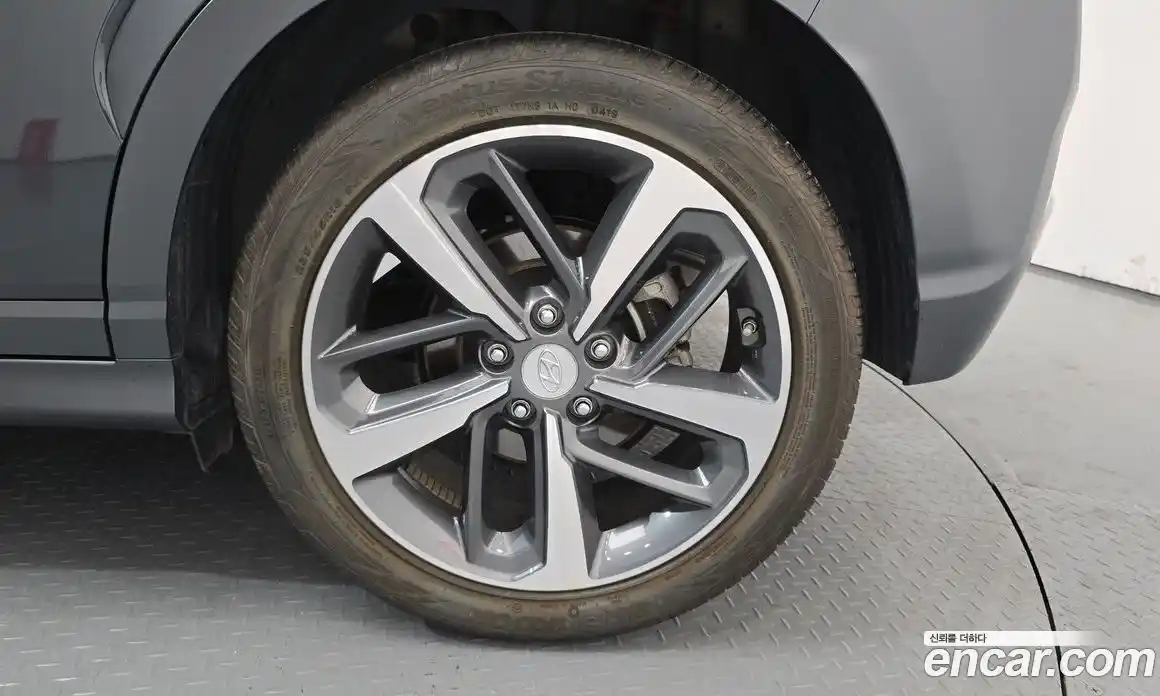 Hyundai Kona 2019 1.6 автомат (гидро), фото 7