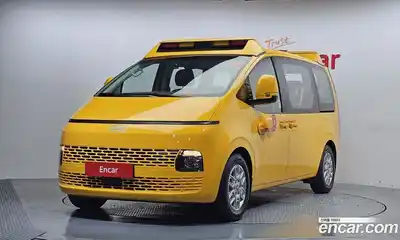 Hyundai Staria, 2024, 15 879 км